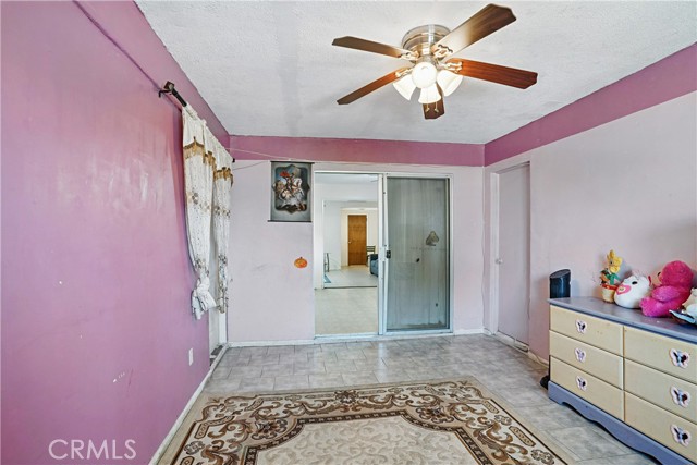 260 E Whittier Avenue, Hemet CA: https://media.crmls.org/medias/93d01e4c-4699-4f7c-b5a4-7aebff73a566.jpg