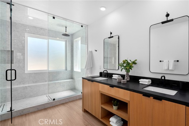 220 Tank, Irvine CA: https://media.crmls.org/medias/93d060de-d973-427e-9780-bb084511c067.jpg