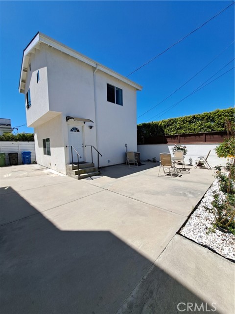 Detail Gallery Image 1 of 26 For 11871 Missouri Ave, Los Angeles,  CA 90025 - 2 Beds | 1 Baths