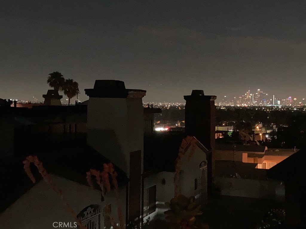 https://media.crmls.org/medias/93d0dc4f-d3b4-4d98-93bb-8095e8482b5b.jpg?preset=X-Large
