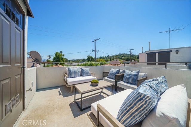 Detail Gallery Image 34 of 40 For 14100 Dickens St #4,  Sherman Oaks,  CA 91423 - 2 Beds | 2/1 Baths