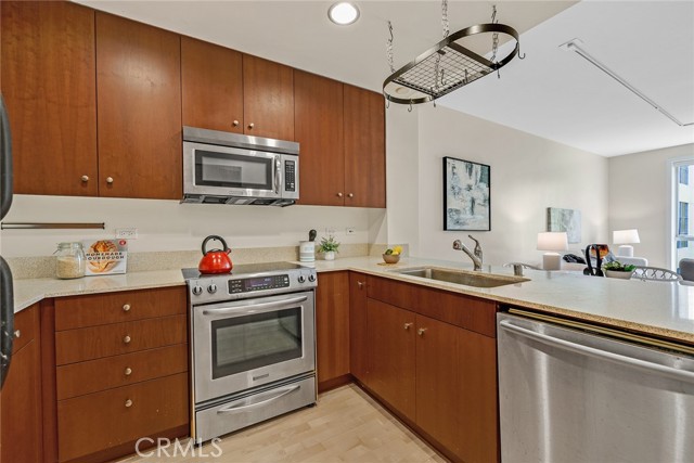 Detail Gallery Image 5 of 29 For 585 9th St #556,  Oakland,  CA 94607 - 1 Beds | 1 Baths