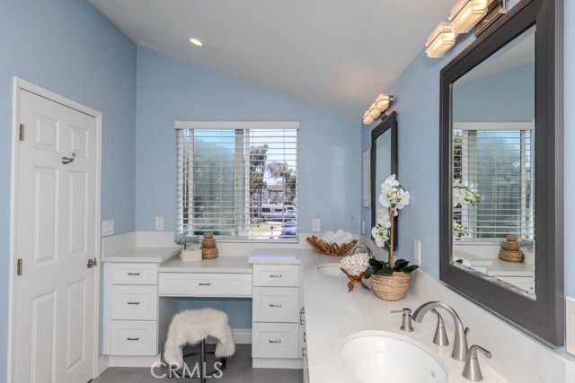 8421 Deepcliff Dr., Huntington Beach CA: https://media.crmls.org/medias/93d18fb5-bd1c-42eb-84fe-4a3561a3eb65.jpg