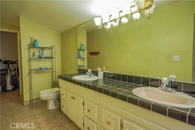 14415 Erie, Apple Valley CA: https://media.crmls.org/medias/93d1f5c9-44ad-472a-8755-835e0685aec7.jpg