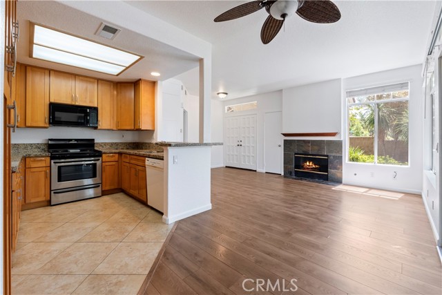 28 Sandpiper Lane, Aliso Viejo CA: https://media.crmls.org/medias/93d241b5-9b3c-4571-b935-542fe24ba989.jpg