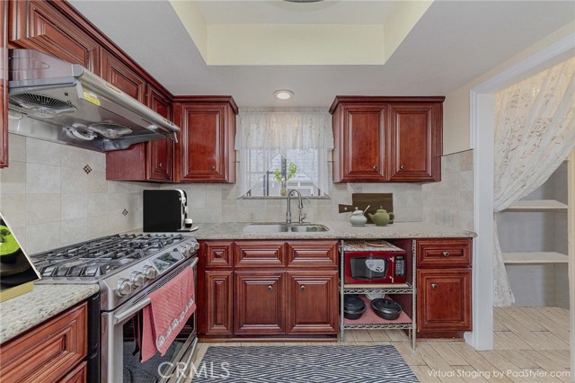 215 N Maple Avenue, Montebello CA: https://media.crmls.org/medias/93d27c9d-06d5-481d-be9f-45eddba590d3.jpg