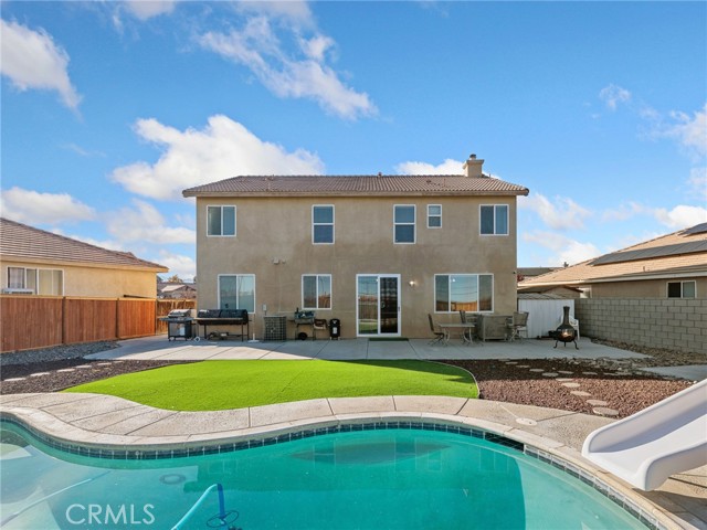 Detail Gallery Image 5 of 42 For 12685 Biscayne, Victorville,  CA 92392 - 5 Beds | 3/1 Baths