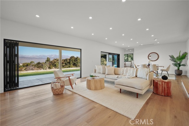 2115 E Santiago Street, Covina CA: https://media.crmls.org/medias/93d2ba1d-0555-48e3-ab8e-556948f011de.jpg