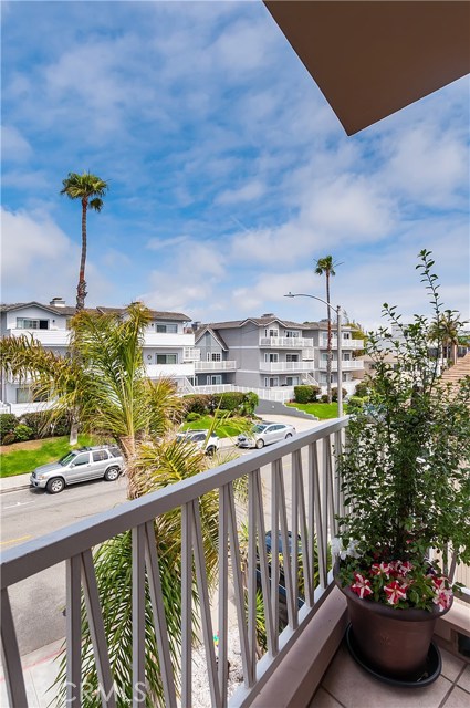 445 Monterey Boulevard, Hermosa Beach, California 90254, 4 Bedrooms Bedrooms, ,4 BathroomsBathrooms,Residential,Sold,Monterey,SB17129636