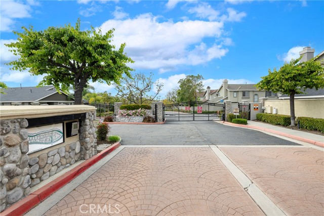 3435 Salisbury Circle, Orange CA: https://media.crmls.org/medias/93d34e89-f126-4c41-96e3-f99a5cbac2d3.jpg