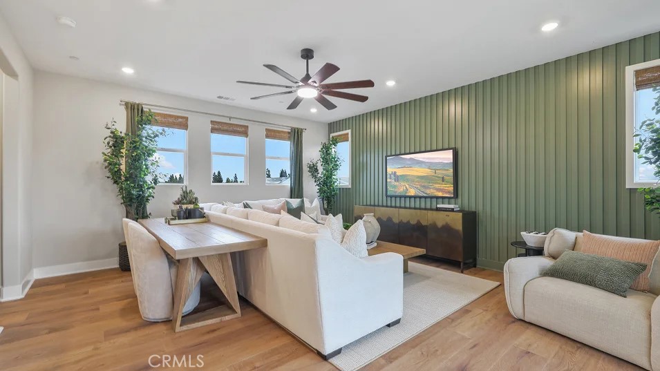 MLS #OC25272470 image #18