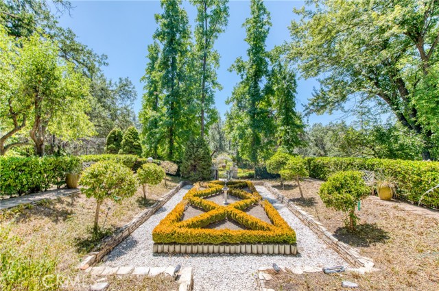 Detail Gallery Image 68 of 75 For 43059 Sierra Vista Ln, Oakhurst,  CA 93644 - 4 Beds | 4/1 Baths