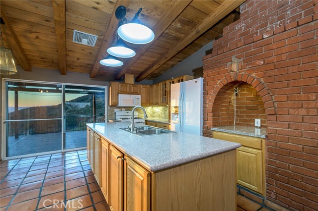 Detail Gallery Image 8 of 48 For 6237 Gyral Dr, Tujunga,  CA 91042 - 2 Beds | 2 Baths