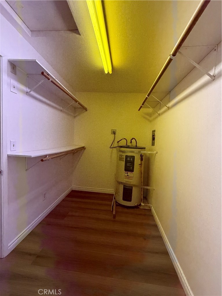 https://media.crmls.org/medias/93d42f90-cf71-4b78-b5e7-70bc3e861f96.jpg?preset=X-Large
