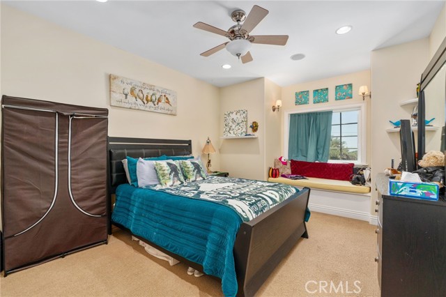 1033 Kimbark Avenue, San Bernardino CA: https://media.crmls.org/medias/93d4685f-1700-4dd4-80d3-37e30a697ec0.jpg