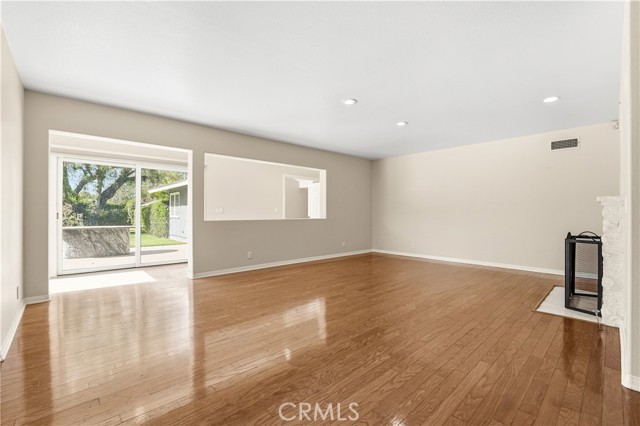 Detail Gallery Image 16 of 32 For 1062 El Camino, Santa Ana,  CA 92705 - 4 Beds | 2/1 Baths