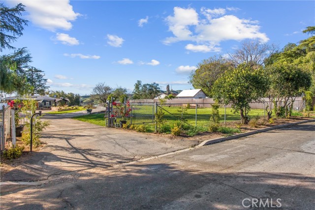 Detail Gallery Image 3 of 36 For 33574 Washington Dr, Yucaipa,  CA 92399 - – Beds | – Baths