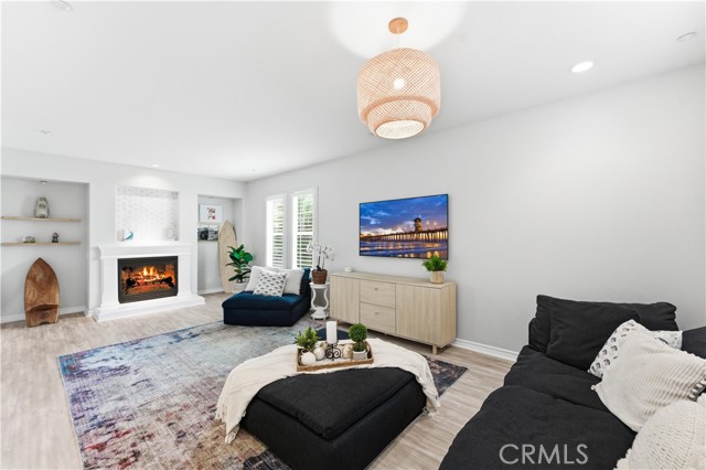 21245 Alanis, Huntington Beach CA: https://media.crmls.org/medias/93d5a880-ec9f-40f9-88ba-03d987938dde.jpg