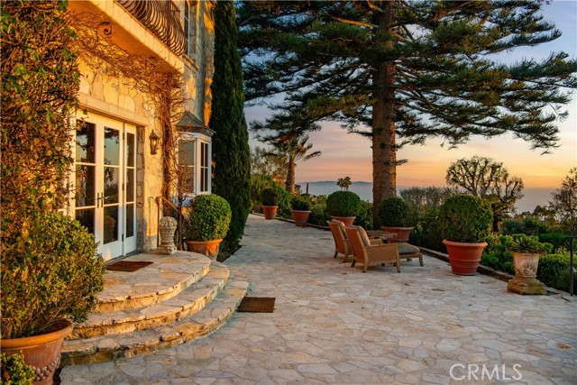 Detail Gallery Image 24 of 26 For 1412 Lower Paseo La Cresta, Palos Verdes Estates,  CA 90274 - 4 Beds | 5/3 Baths