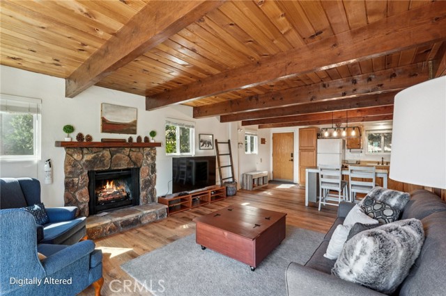 Detail Gallery Image 8 of 24 For 2409 Spring Oak Dr, Running Springs,  CA 92382 - 2 Beds | 2 Baths