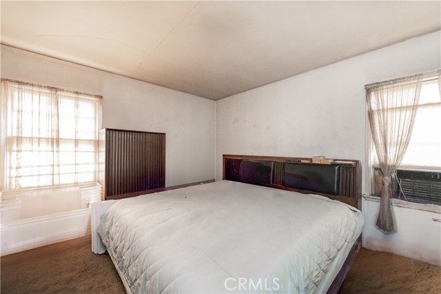 500 N Madison Avenue, Los Angeles CA: https://media.crmls.org/medias/93d66e61-9194-4eb3-9e73-d2684c950779.jpg