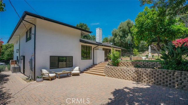 22914 Gershwin Drive, Woodland Hills CA: https://media.crmls.org/medias/93d6974e-ffc7-4296-87b9-f2c7d0aa1f95.jpg