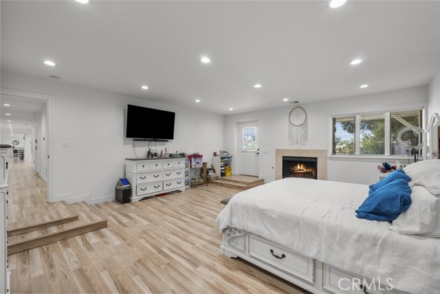 2556 W Avenue N 4, Palmdale CA: https://media.crmls.org/medias/93d6a562-1256-4a93-94d0-c180988da4c0.jpg