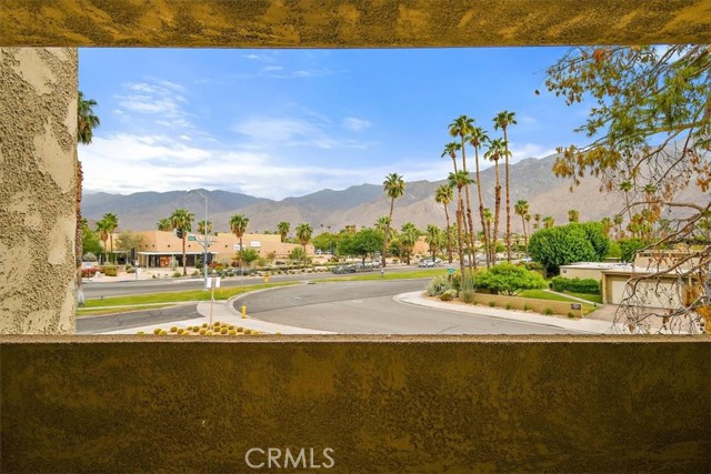 1660 S La Reina Way #2D, Palm Springs, CA 92264