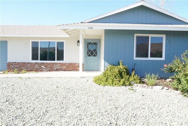 Detail Gallery Image 4 of 15 For 1140 W Westmont Ave, Hemet,  CA 92543 - 2 Beds | 2 Baths