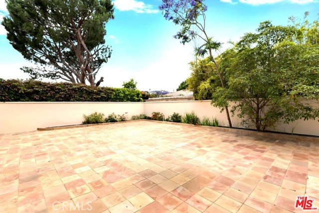 10517 Blythe Avenue, Los Angeles CA: https://media.crmls.org/medias/93d7012d-0ed8-4380-a00f-f748a904913e.jpg