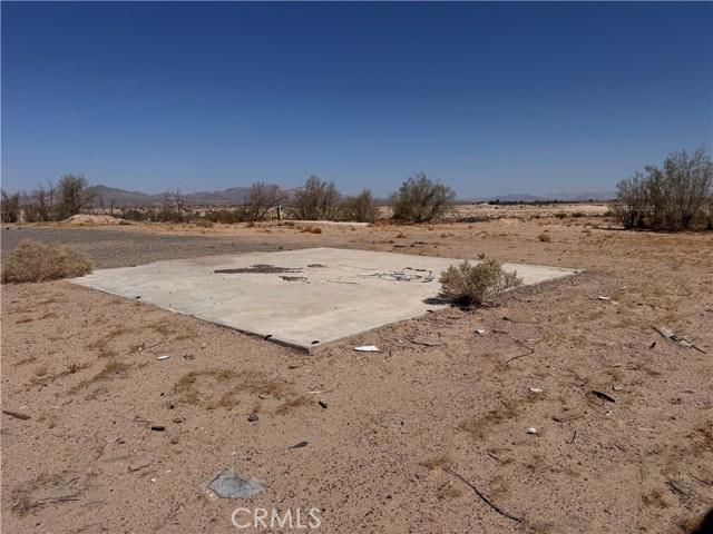 45447 Riverside Road, Newberry Springs CA: https://media.crmls.org/medias/93d78ace-4aad-4ffc-b19f-de84cd49791d.jpg