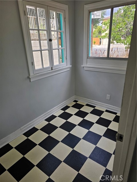 Detail Gallery Image 8 of 12 For 615 S Columbus Ave, Glendale,  CA 91204 - 1 Beds | 1 Baths