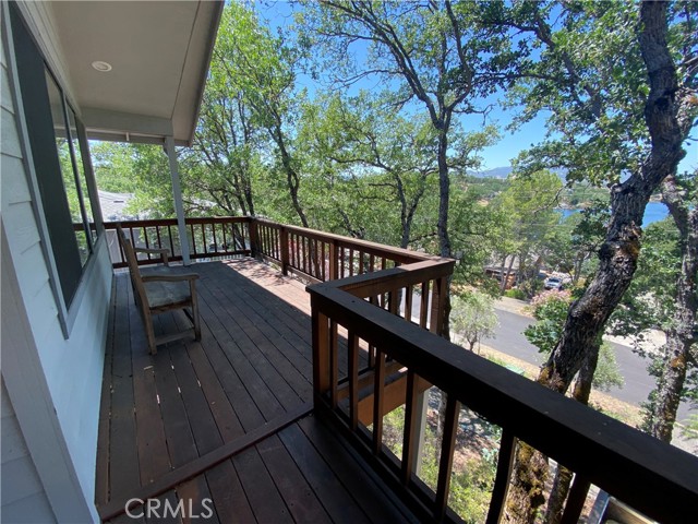 19232 N Shore Court, Hidden Valley Lake CA: https://media.crmls.org/medias/93d8561b-fb26-465b-8e1a-1fa16d665dd8.jpg