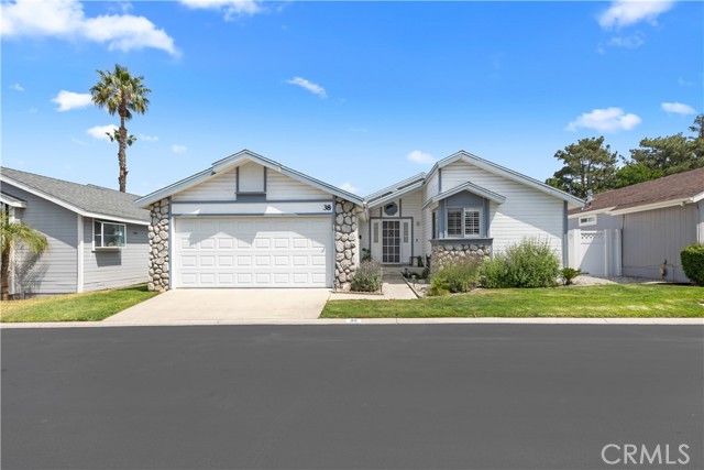 Detail Gallery Image 2 of 16 For 140 W Pioneer Ave #38,  Redlands,  CA 92374 - 2 Beds | 2 Baths