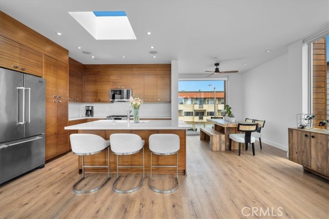 Detail Gallery Image 10 of 50 For 1501 Monterey Bld, Hermosa Beach,  CA 90254 - 4 Beds | 3/1 Baths