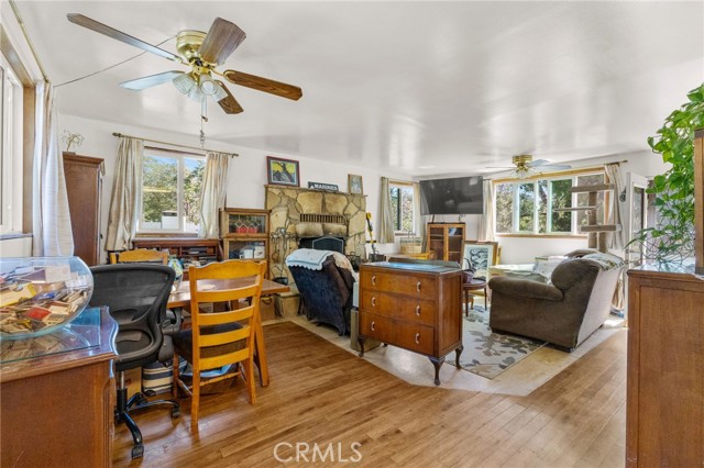 Detail Gallery Image 4 of 17 For 29239 Lake Brook Ave, Cedar Glen,  CA 92321 - 3 Beds | 2 Baths