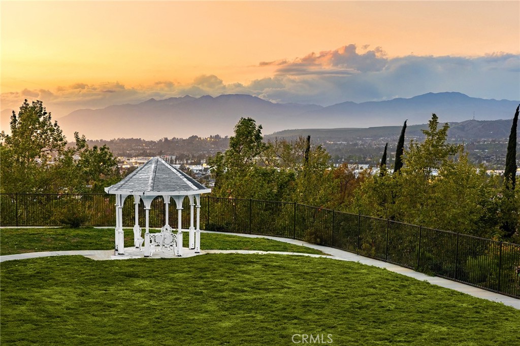https://media.crmls.org/medias/93d9e6b6-f379-4eac-8f63-b35174d7ef03.jpg?preset=X-Large