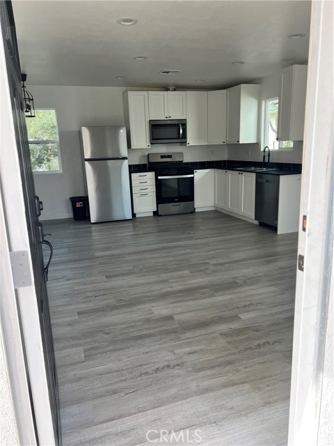 Detail Gallery Image 6 of 8 For 12690 7th, Yucaipa,  CA 92399 - 2 Beds | 2 Baths