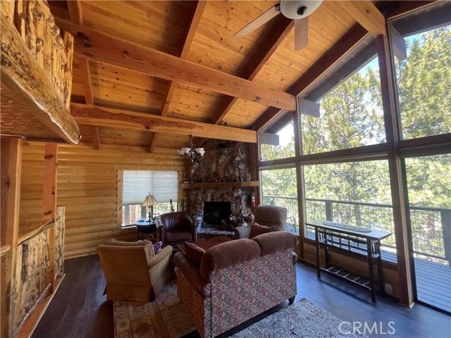 Detail Gallery Image 21 of 29 For 752 Cove Dr, Big Bear Lake,  CA 92315 - 4 Beds | 2 Baths