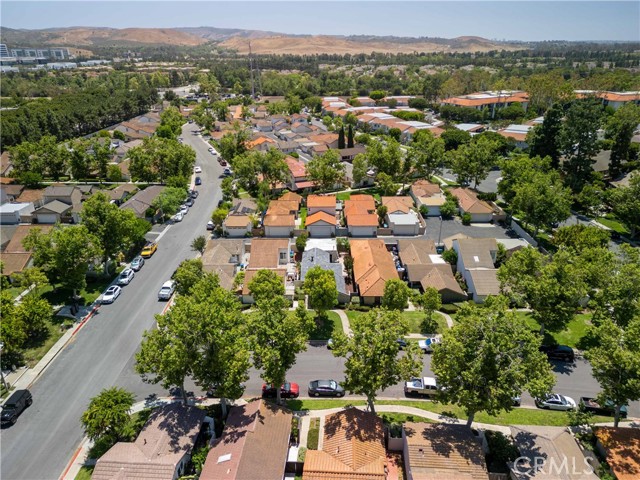 10 Windrow, Irvine CA: https://media.crmls.org/medias/93da721f-e252-4fa5-9809-b828507e645e.jpg