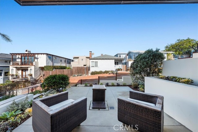 Detail Gallery Image 63 of 75 For 228 31st St, Manhattan Beach,  CA 90266 - 4 Beds | 3/2 Baths