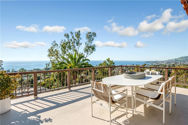 802 Rembrandt Drive, Laguna Beach CA: https://media.crmls.org/medias/93dcfaa6-a3d9-47c8-a4dc-85e30a761402.jpg