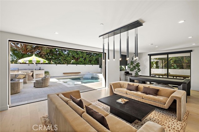 Detail Gallery Image 5 of 10 For 228 W Avenida Cordoba, San Clemente,  CA 92672 - 5 Beds | 4/1 Baths