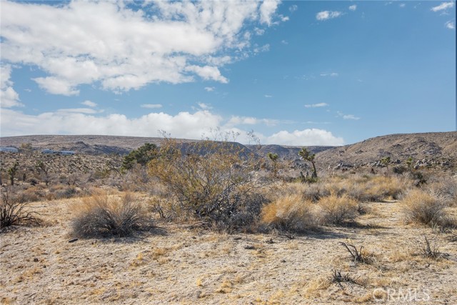 Detail Gallery Image 6 of 15 For 55625 Luna Vista Ln, Yucca Valley,  CA 92284 - – Beds | – Baths