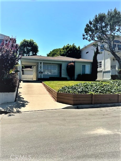 1801 Pine Avenue, Manhattan Beach, California 90266, 2 Bedrooms Bedrooms, ,1 BathroomBathrooms,Residential,Sold,Pine,SB23115389