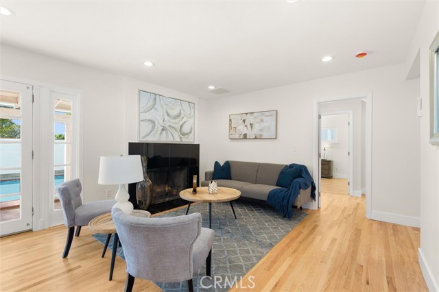 16914 Flanders, Granada Hills CA: https://media.crmls.org/medias/93dea585-03d3-47f9-93b7-227039e9e699.jpg