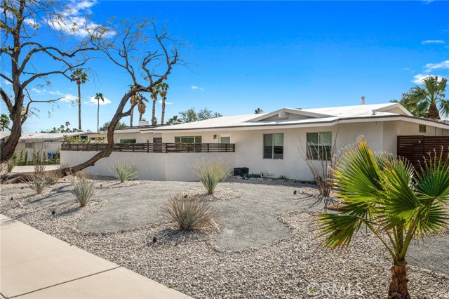 Detail Gallery Image 2 of 50 For 1055 E Racquet Club Rd, Palm Springs,  CA 92262 - 4 Beds | 4 Baths