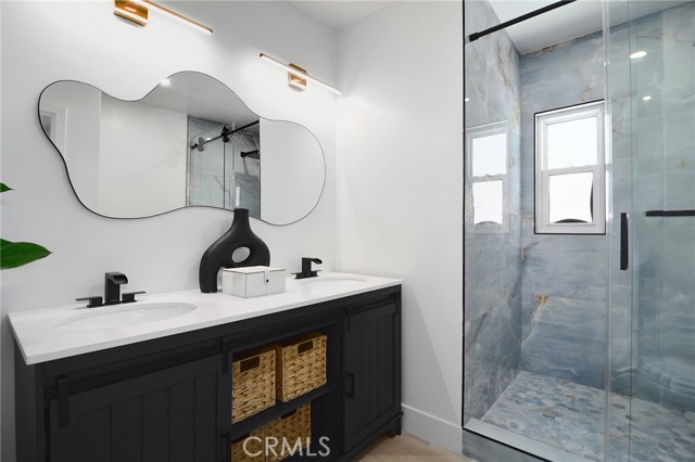 Detail Gallery Image 28 of 65 For 22284 Avenue San Luis, Woodland Hills,  CA 91364 - 6 Beds | 5/1 Baths