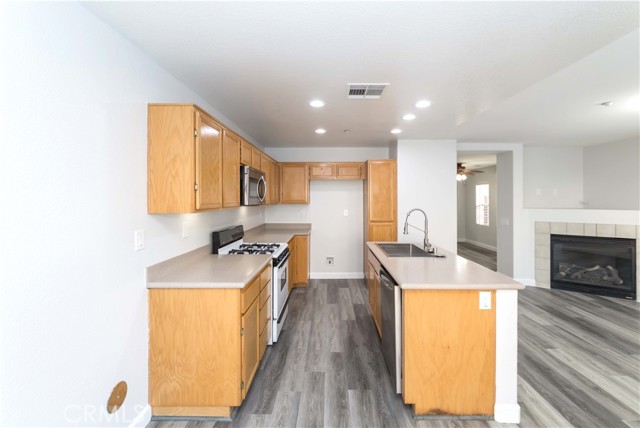 Detail Gallery Image 18 of 44 For 406 Condor Ave, Brea,  CA 92823 - 3 Beds | 2/1 Baths