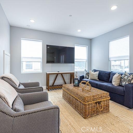 7792 Liberty Drive, Huntington Beach CA: https://media.crmls.org/medias/93e04712-ccb9-43fa-91f2-6b4fa4bbfb30.jpg